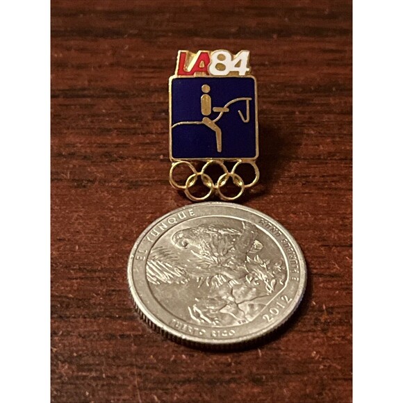 1984 Los Angeles Olympics Equestrian Event Lapel Hat Pin - Picture 2 of 3